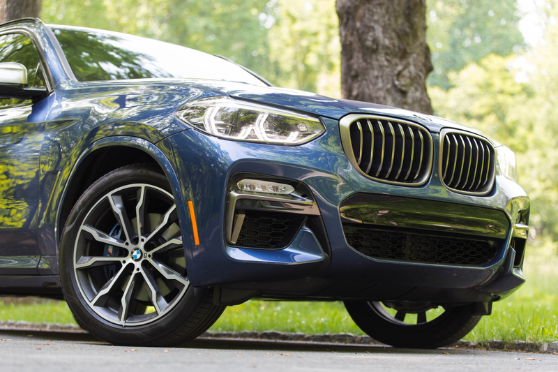 Illustration for article titled The 2018 BMW X3 M40i Makes the Crossover Apocalypse a Little More Tolerable